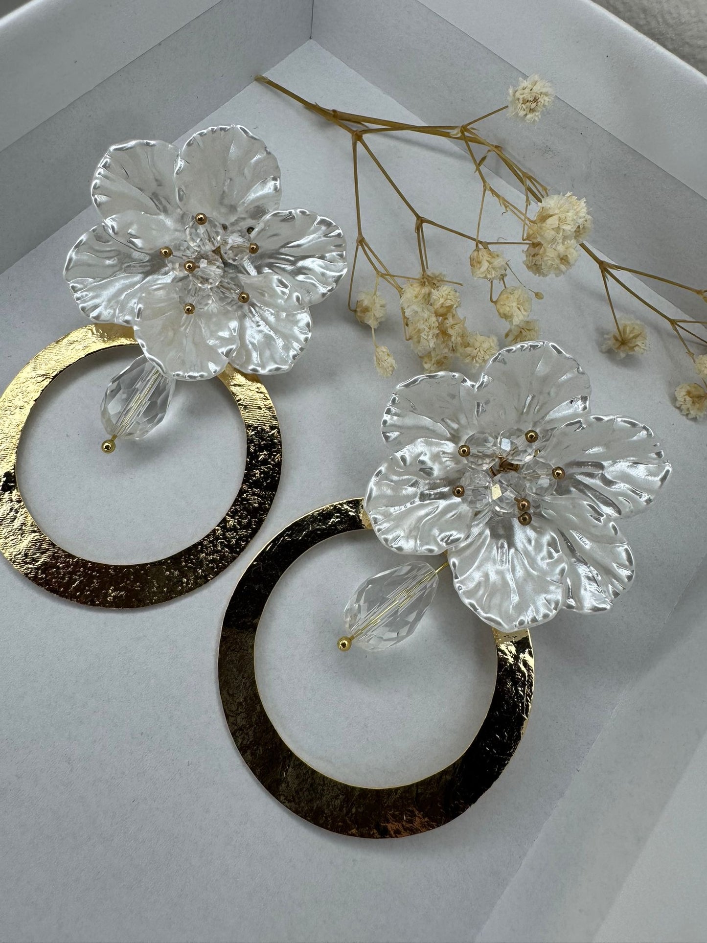 Pendiente flor de abril