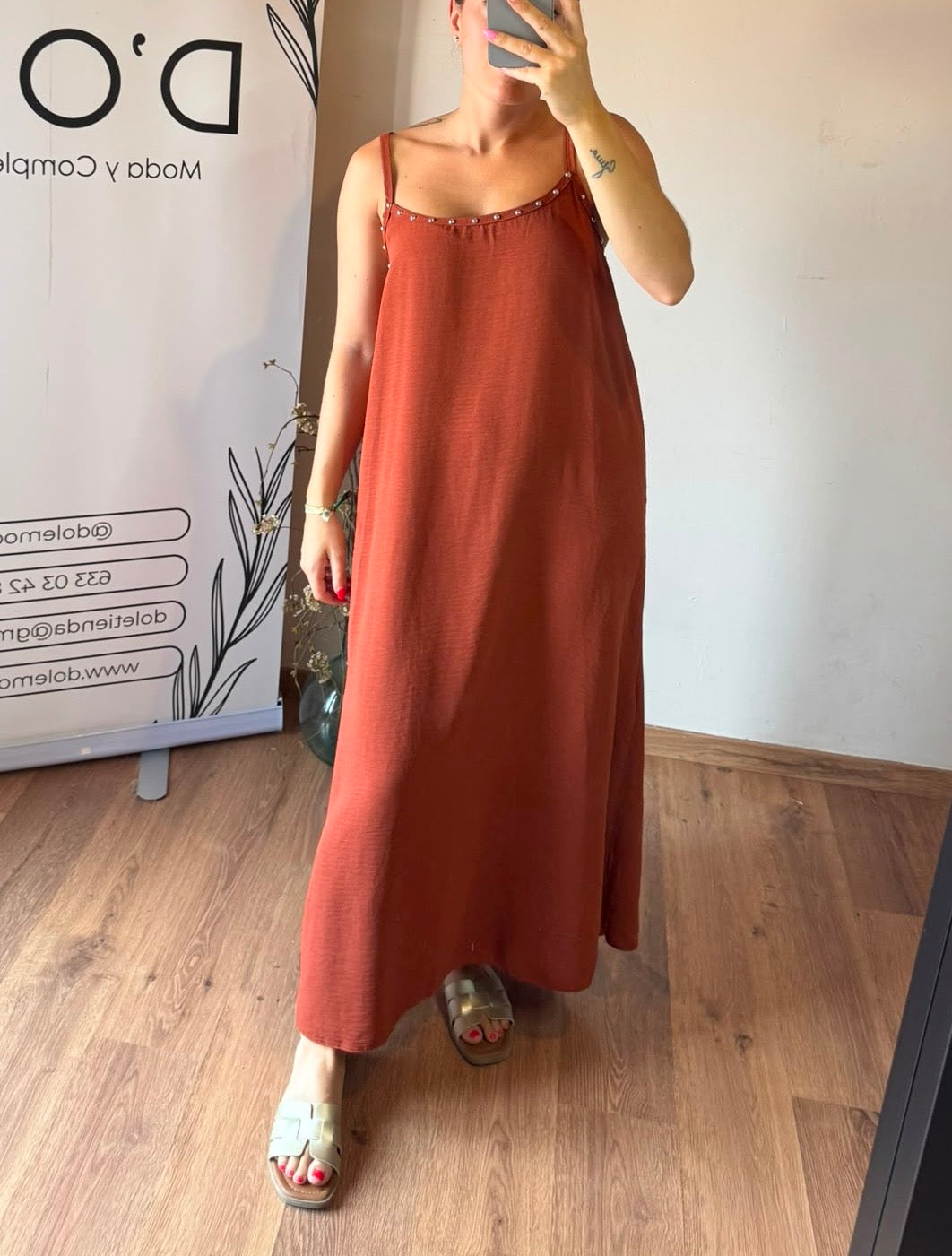 Vestido tachuelas tirante