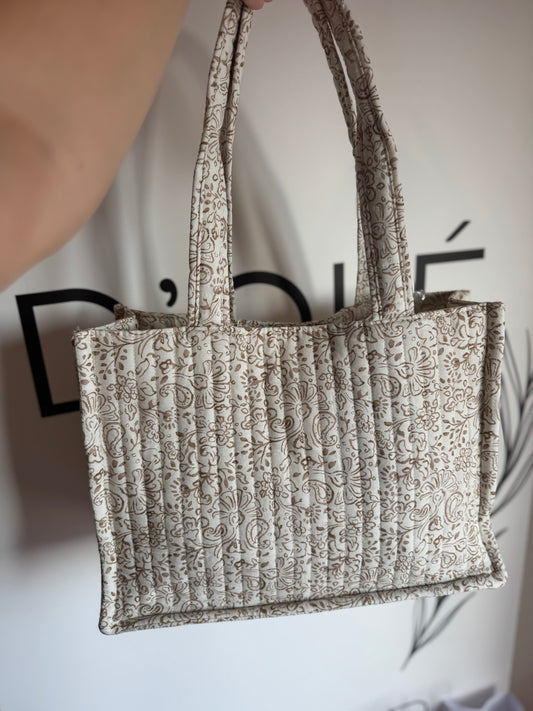 Bolso acolchado beige