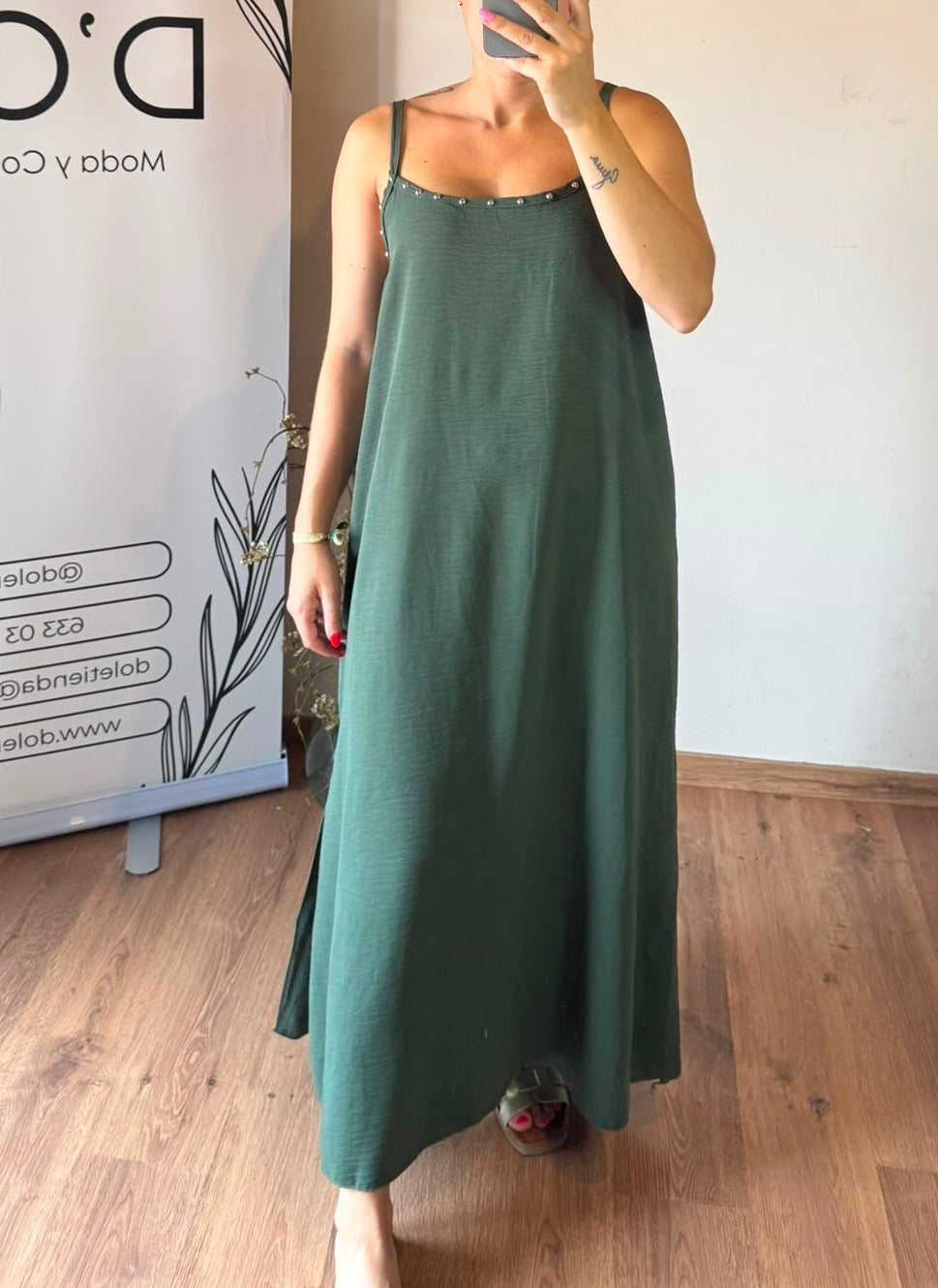 Vestido tachuelas tirante