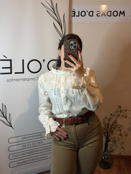 Pantalón pitillo tierra