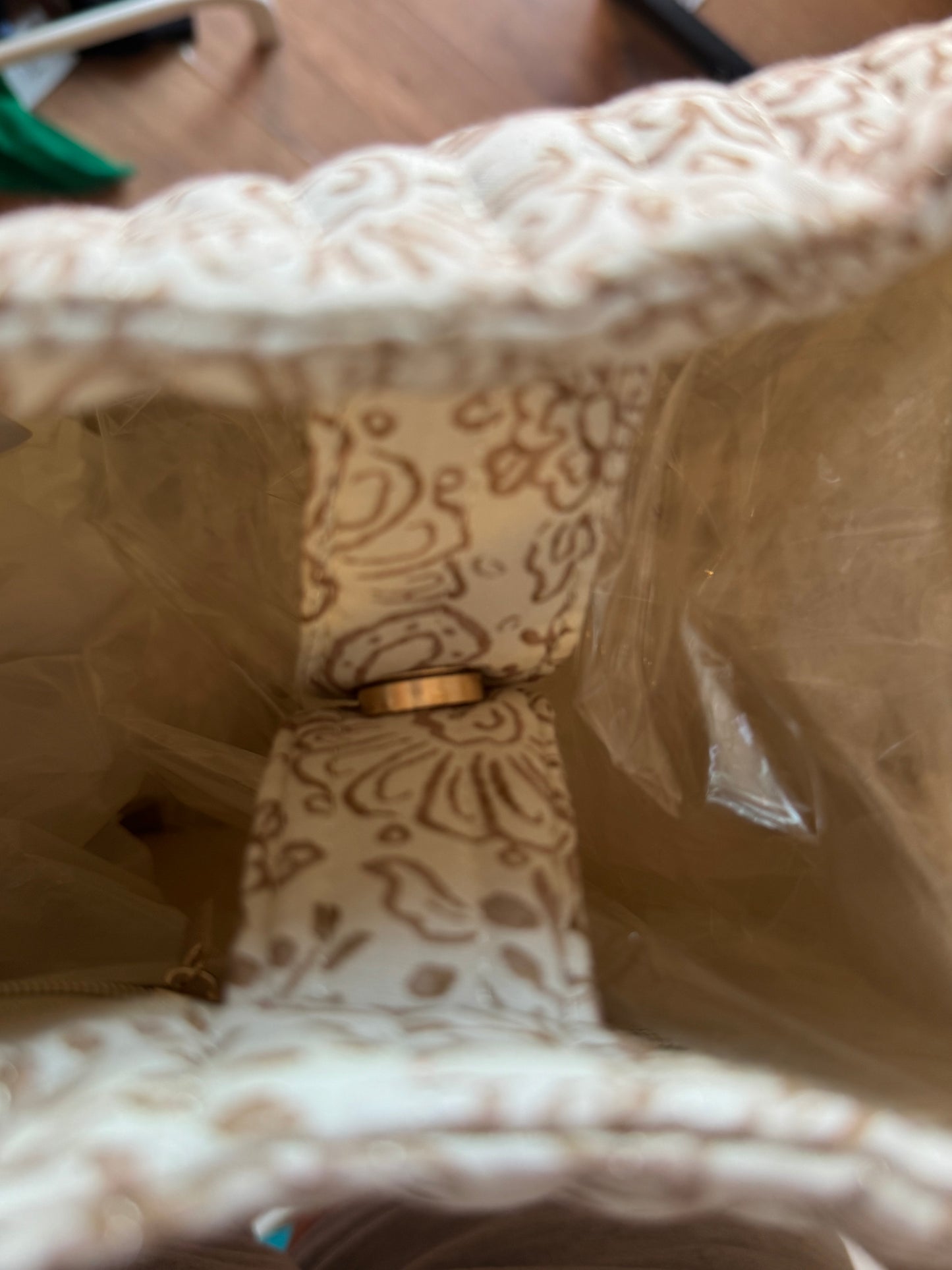 Bolso acolchado beige
