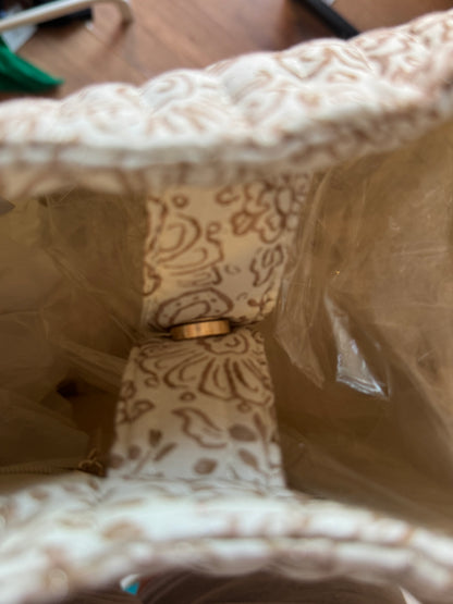 Bolso acolchado beige