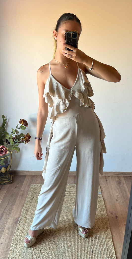 mono largo de mujer color blanco con volantes