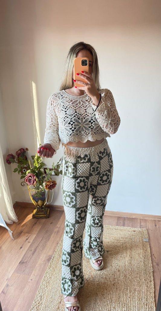 pantalon de crochet con estampado de flores